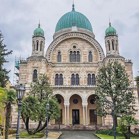 Historic Center Palace - Huge 4 Bedrooms Santa Croce Apartment - By LikehomeФлоренция Экстерьер фото