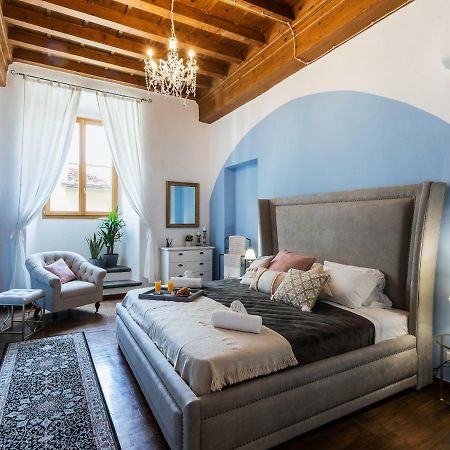 Historic Center Palace - Huge 4 Bedrooms Santa Croce Apartment - By LikehomeФлоренция Экстерьер фото