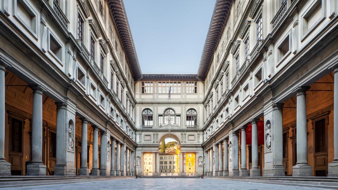 Historic Center Palace - Huge 4 Bedrooms Santa Croce Apartment - By LikehomeФлоренция Экстерьер фото