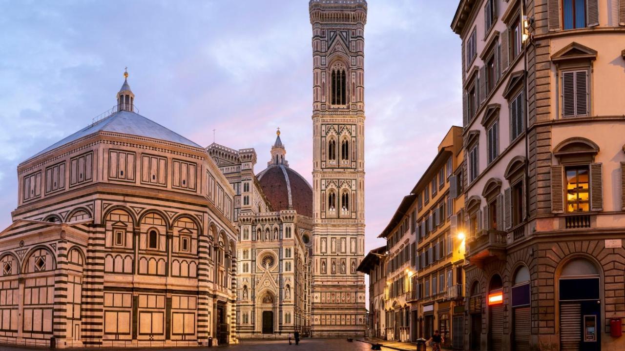 Historic Center Palace - Huge 4 Bedrooms Santa Croce Apartment - By LikehomeФлоренция Экстерьер фото