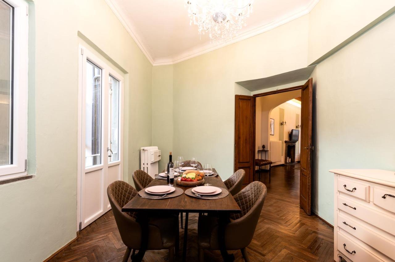 Historic Center Palace - Huge 4 Bedrooms Santa Croce Apartment - By LikehomeФлоренция Экстерьер фото